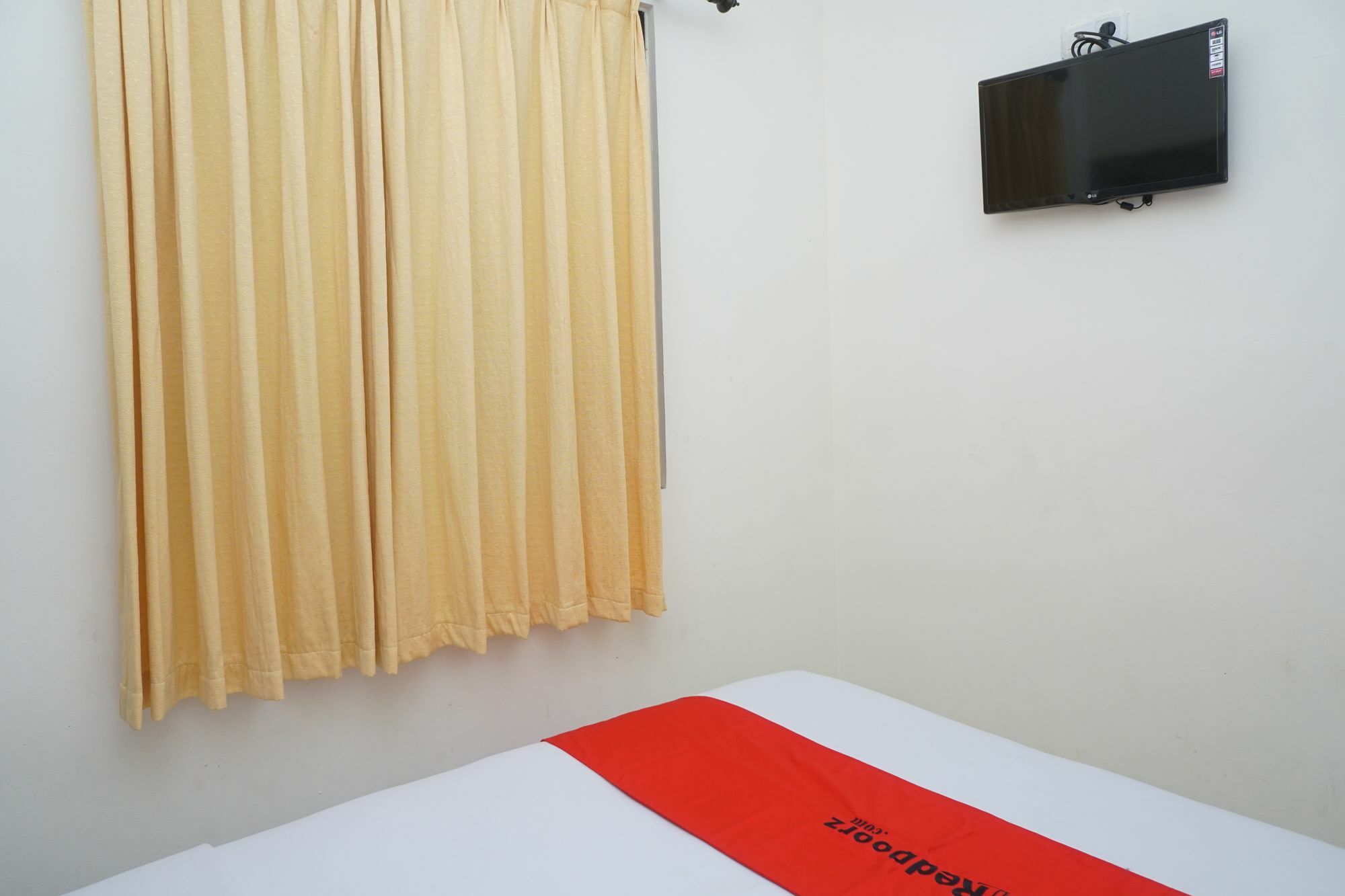 Reddoorz Plus @ Ciumbuleuit Area Bandung Exterior foto