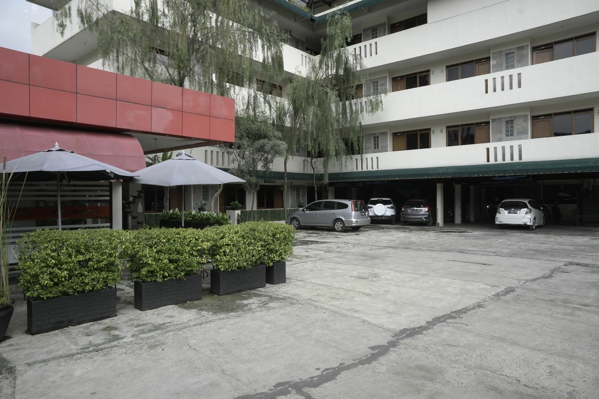Reddoorz Plus @ Ciumbuleuit Area Bandung Exterior foto